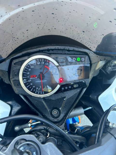 Suzuki GSX-R 1000. 1 000. ., , ,   