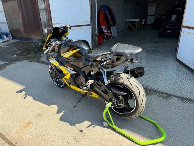 Suzuki GSX-R 1000. 1 000. ., , ,   