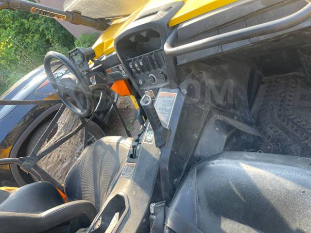 BRP Can-Am Commander 800. ,  \,   