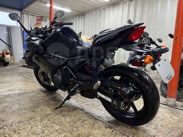 Yamaha FZ6R