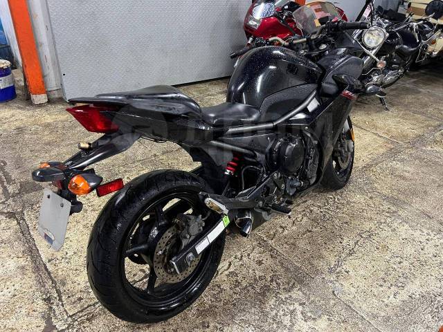 Yamaha FZ6R