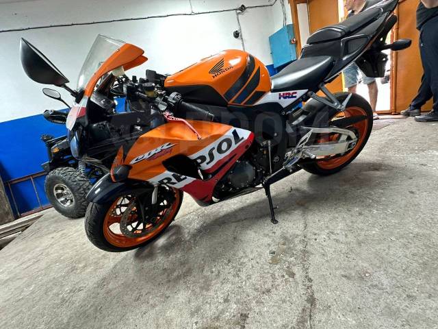 Honda CBR 1000RR Fireblade. 1 000. ., , ,   