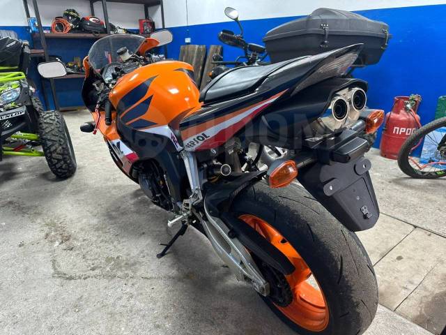 Honda CBR 1000RR Fireblade. 1 000. ., , ,   