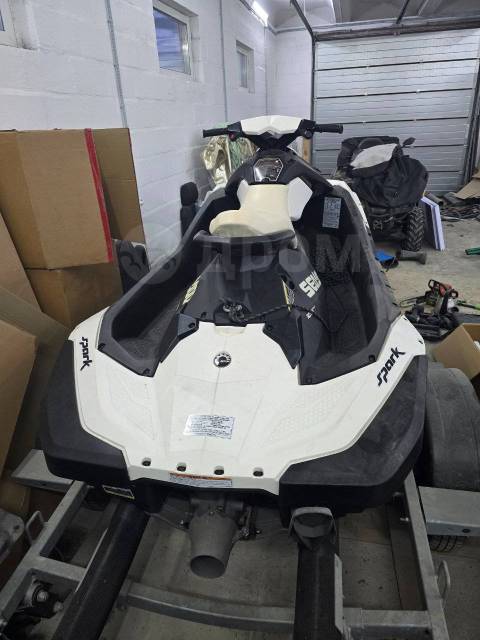 BRP Sea-Doo Spark. 2015  