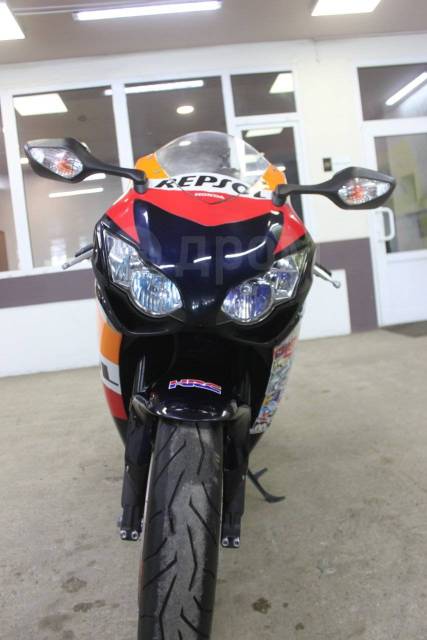 Honda CBR 1000RR Fireblade. 1 000. ., , ,   