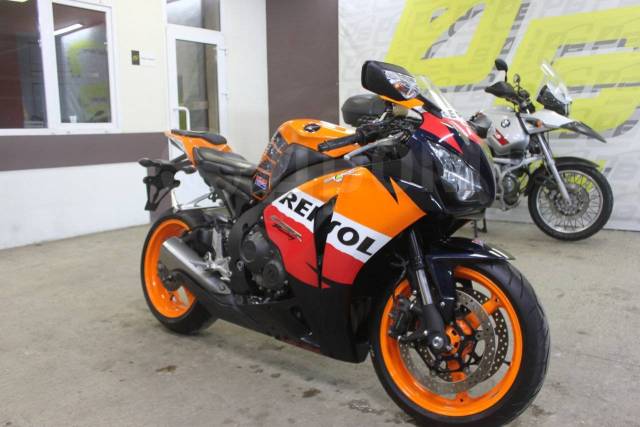 Honda CBR 1000RR Fireblade. 1 000. ., , ,   