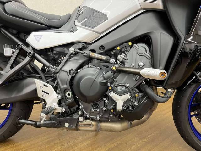 Yamaha MT-09 Tracer. 889. ., , ,  .     