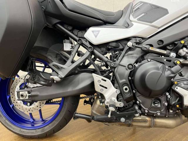 Yamaha MT-09 Tracer. 889. ., , ,  .     