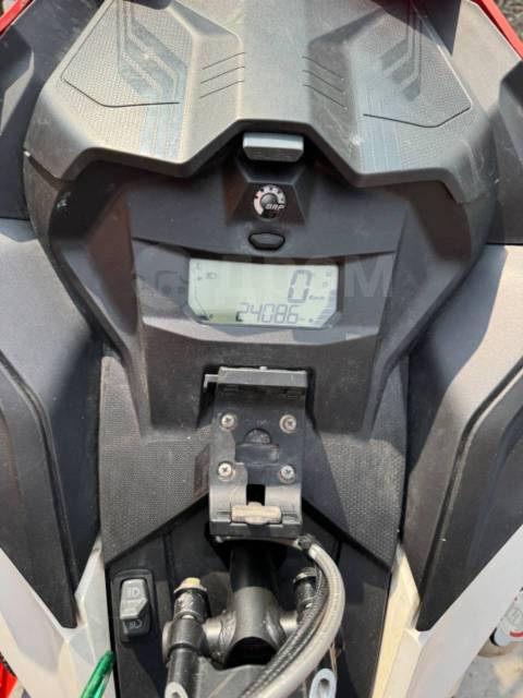 BRP Ski-Doo Summit X with Expert Package. ,  ,   