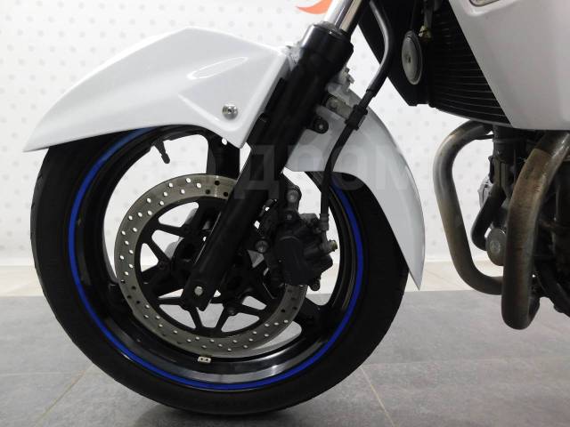 Suzuki GSR 250 Inazuma