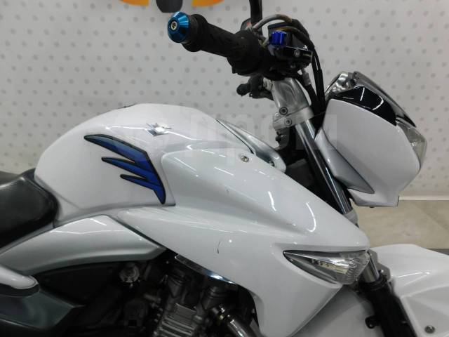 Suzuki GSR 250 Inazuma