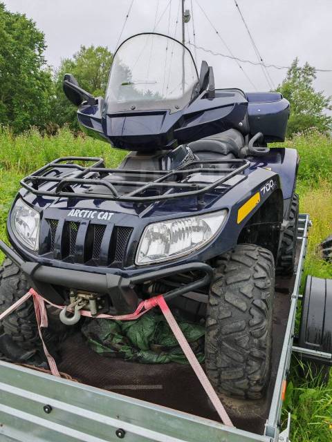 Arctic Cat TRV 700. ,  \,   