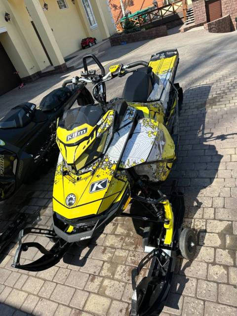 BRP Ski-Doo Summit. ,  ,   