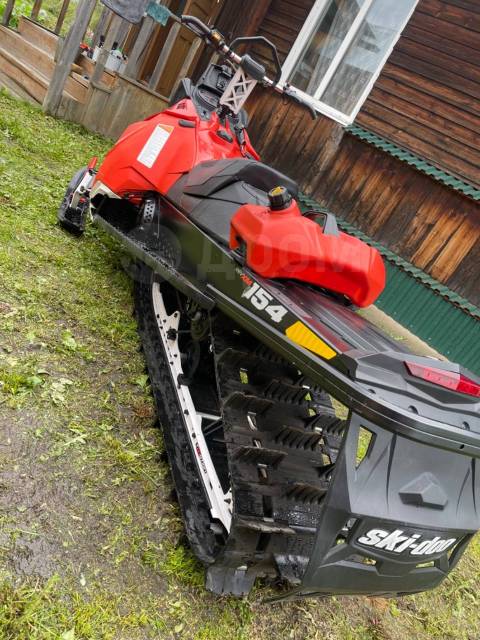 BRP Ski-Doo Summit. ,  ,   