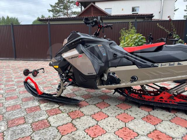 BRP Ski-Doo Summit X with Expert Package. ,  ,   