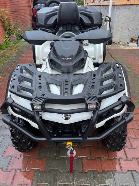 BRP Can-Am Outlander Max 1000R Limited. ,  \,   