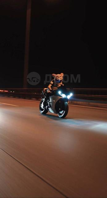 Yamaha YZF-R1. 1 000. ., , ,   