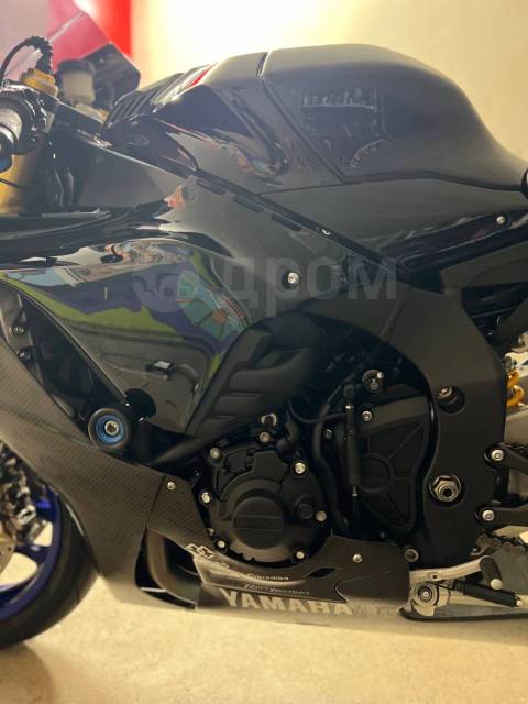 Yamaha YZF-R1M. 998. ., , ,   