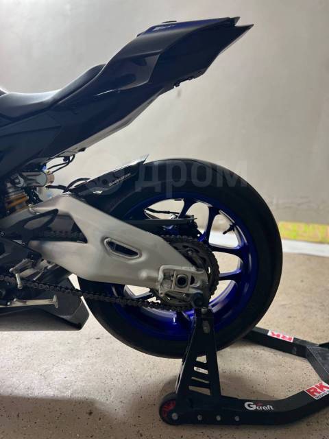 Yamaha YZF-R1M. 998. ., , ,   