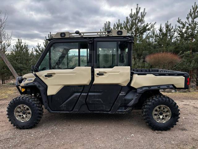 BRP Can-Am Defender. ,  \,   