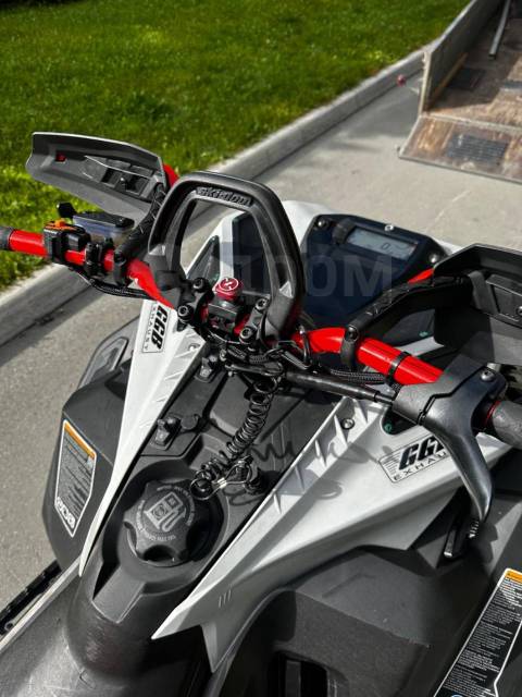 BRP Ski-Doo Summit X with Expert Package. ,  ,   