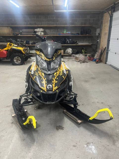 BRP Ski-Doo Summit. ,  ,   