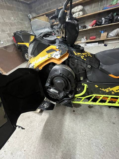 BRP Ski-Doo Summit. ,  ,   