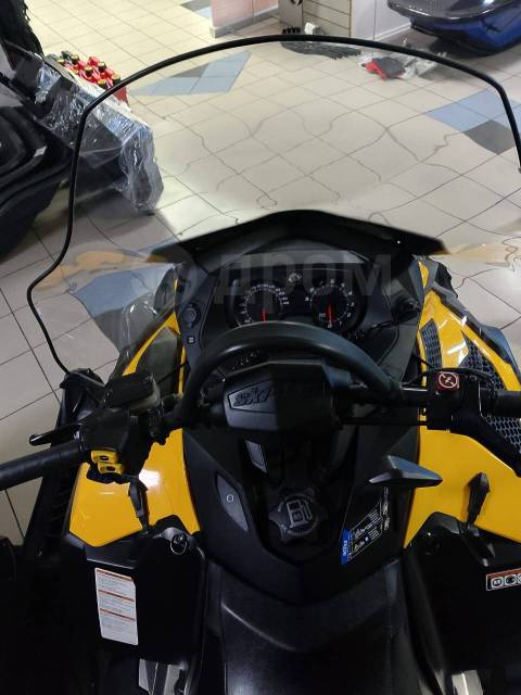 BRP Ski-Doo Skandic SWT. ,  ,   