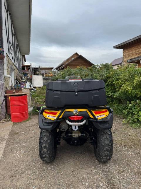 BRP Can-Am Outlander Max 650 XT. ,  \,   