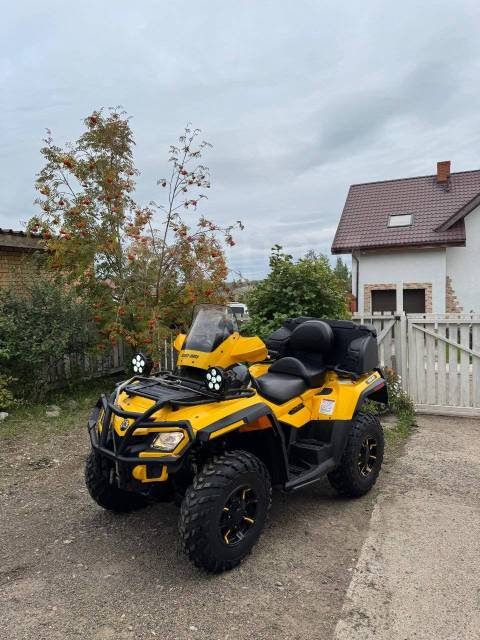 BRP Can-Am Outlander Max 650 XT. ,  \,   