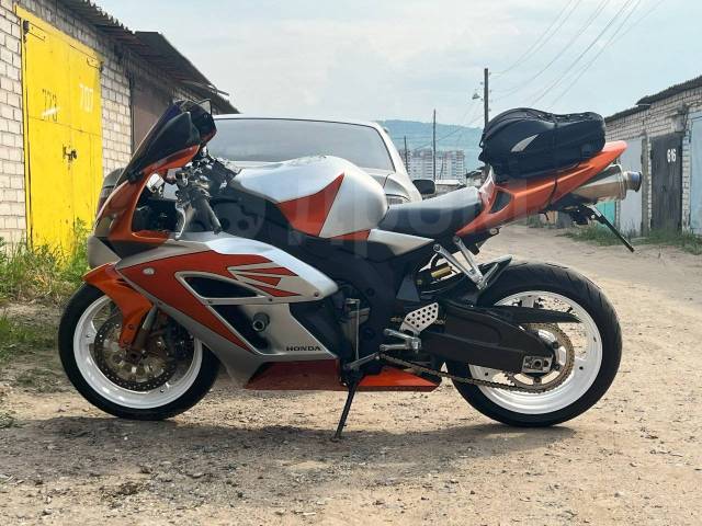 Honda CBR 1000RR Fireblade. 1 000. ., , ,   