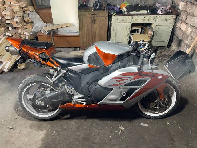 Honda CBR 1000RR Fireblade. 1 000. ., , ,   