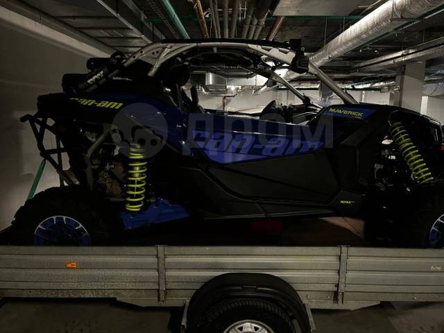 BRP Can-Am Maverick Max X RS Turbo RR. ,  \,   