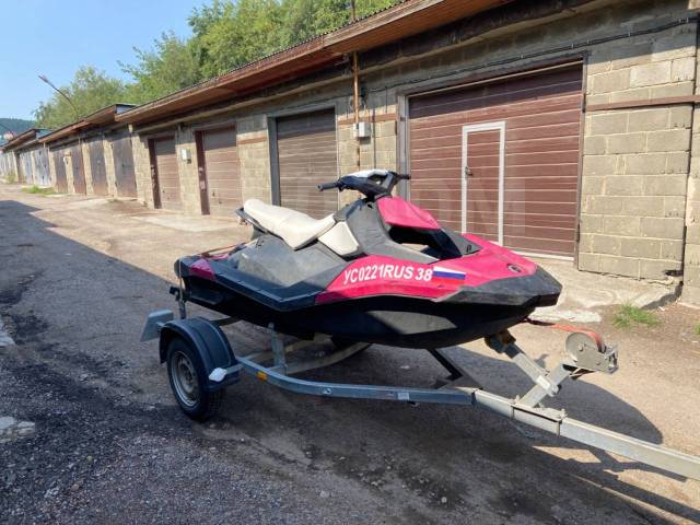 BRP Sea-Doo Spark. 2015  