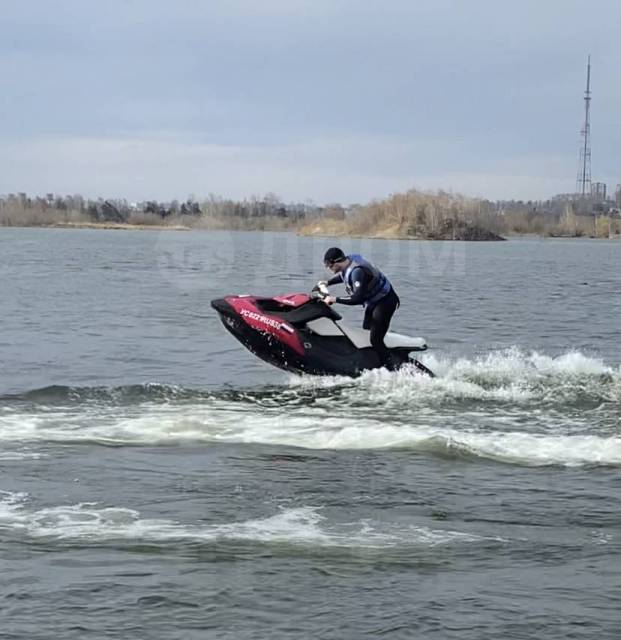 BRP Sea-Doo Spark. 2015  