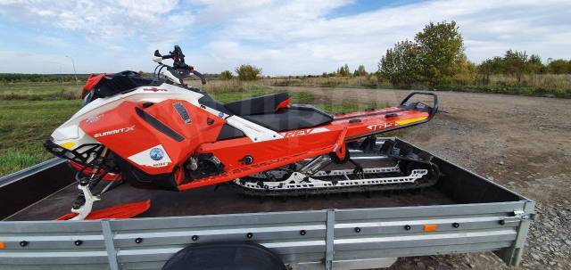 BRP Ski-Doo Summit X with Expert Package. ,  ,   