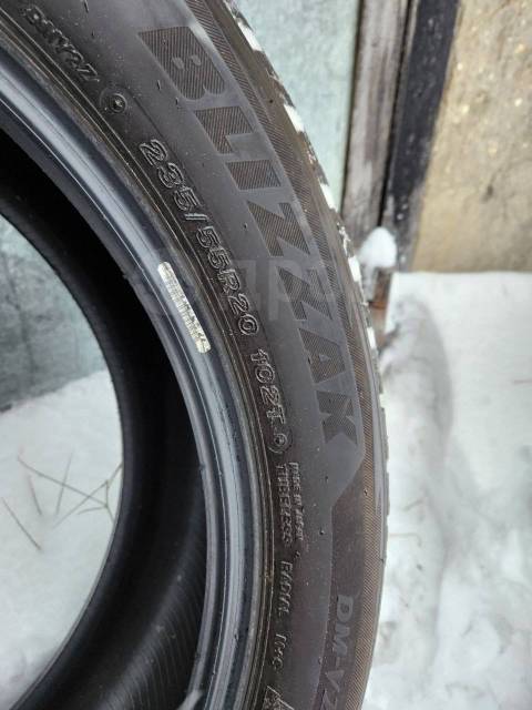 Bridgestone Blizzak DM-V2, 235/55/20