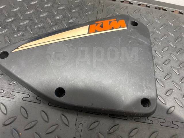     Ktm 76006002000 690 DUKE 