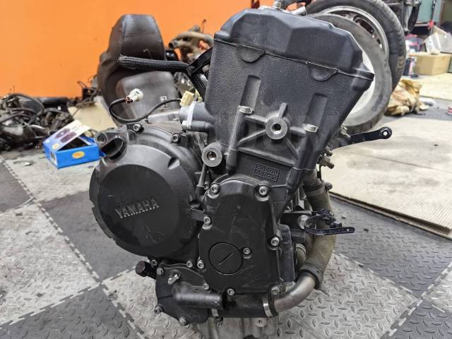   14700 Yamaha FZ6-r XJ6 Diversion 2010-2017 