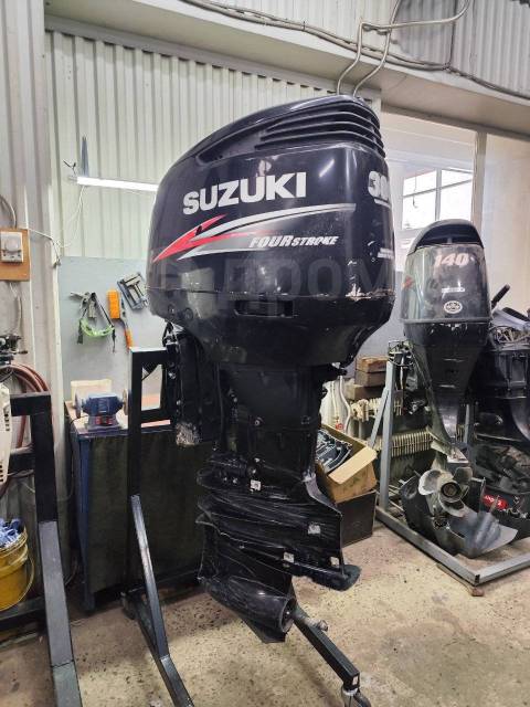 Suzuki. 300,00.., 4-, ,  U (762 ), 2013  