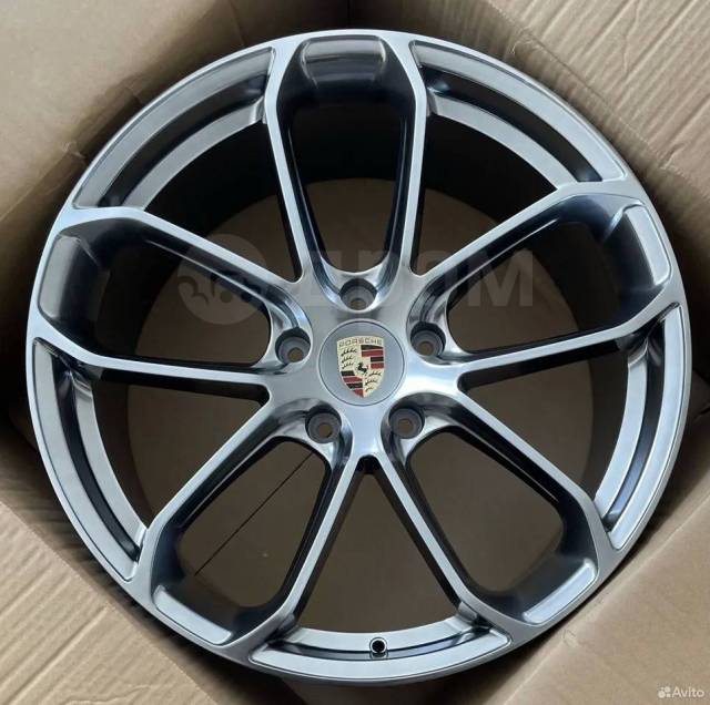 Кованые диски R21 на Porsche Panamera