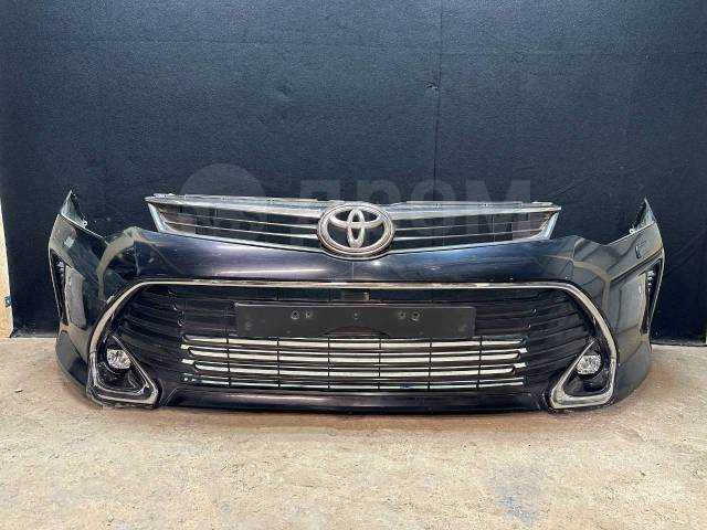 Бампер Toyota Camry 55 13-17г в сборе оригинал