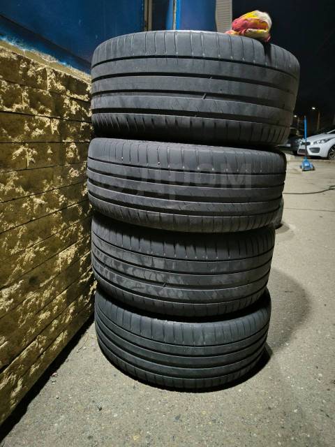 Michelin, 245 40 19. 275 35 19