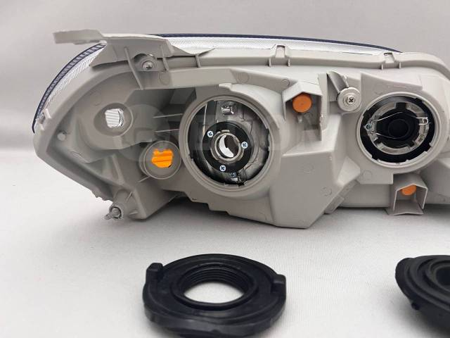   Toyota Mark II 2000-2002 110  