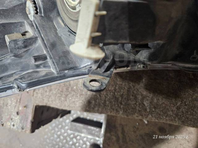  Toyota Corolla E170-180     81170-02E71 81130-02E71  