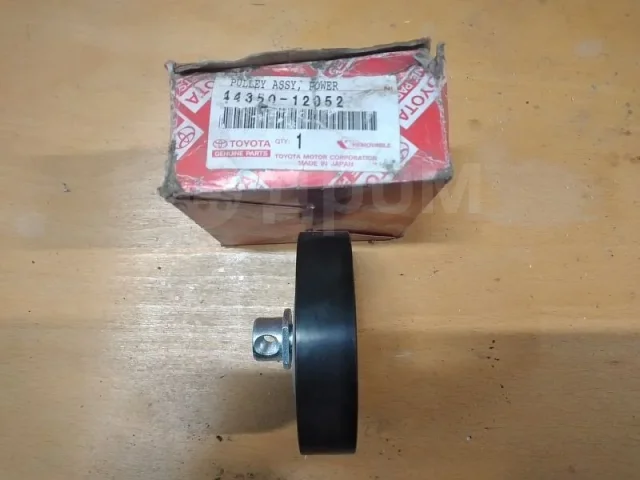 ����� �������� Toyota Ipsum 4435012052 �� �����