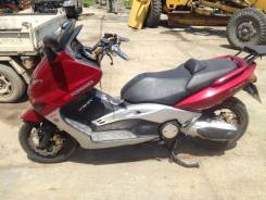 Yamaha TMAX, 2001 