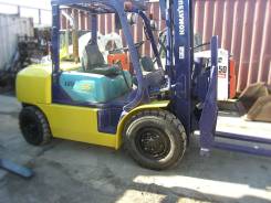 Komatsu FD35W-7, 1998 во Владивостоке Komatsu FD35W-7. Вилочный погрузчик Komatsu, дизель, г/п 3500 кг, б/п, 3 500 кг., Дизельный