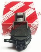 85330-60190 моторчик омывателя стекла Toyota в Москве Насос омывателя. Toyota: Mirai, Prius C, Corolla, Tundra, Tarago, Century, Camry, Yaris, Prius, Aqua, Sequoia, FJ Cruiser, Matrix, Land Cruiser Prado...