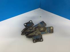 Петли капота на Nissan Cefiro A33 в Краснодаре Крепление капота. Nissan Cefiro, A33